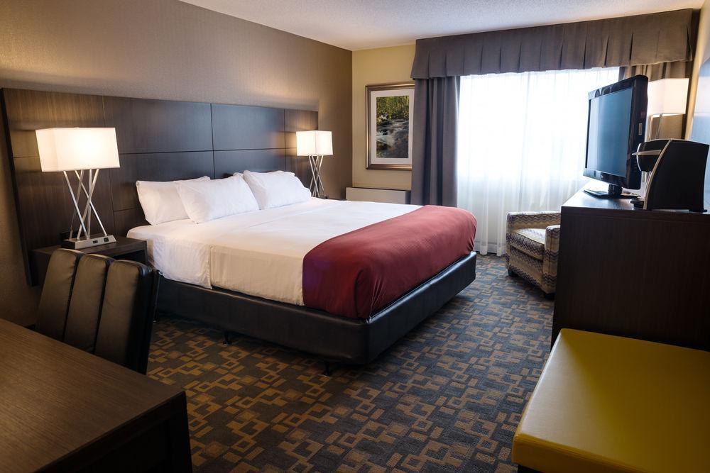 Holiday Inn Express Hotel & Suites Uptown Fredericton By Ihg Exterior foto